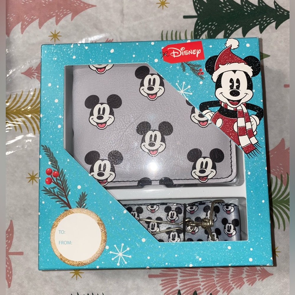 Disney Bi-Fold Mickey Mouse Wallet with lanyard